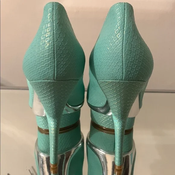 Enzo Angiolini Women's Green Peep Toe Heels - Picture 6 of 9